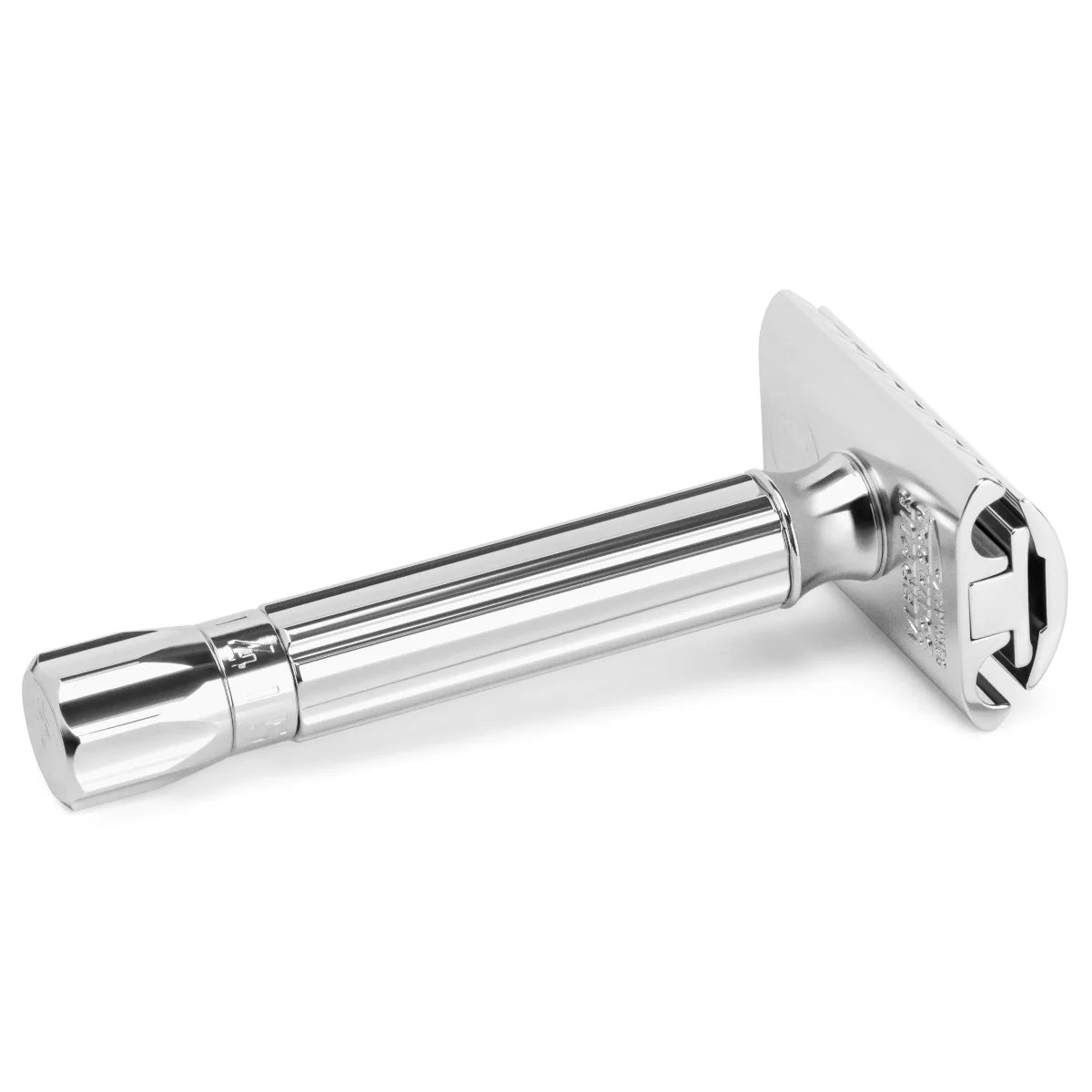 Using A Merkur Mustache Razor Merkur 500C Progress double edge safety razor Chrome – Manandshaving